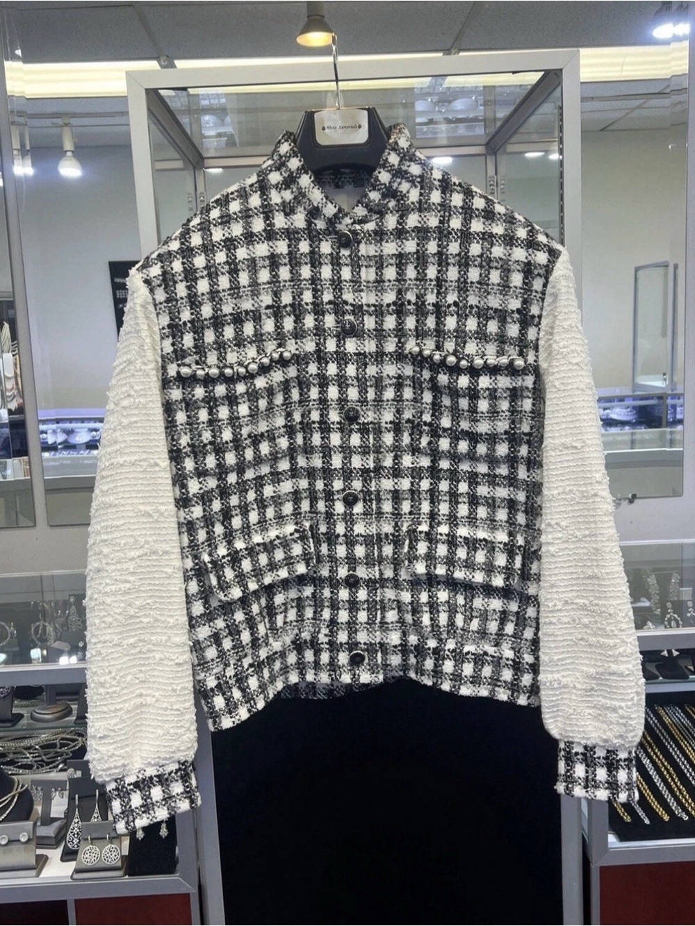 CHANEL Spring Summer 2025 Tweed Blouson Black & White Pearl Accent Side 38